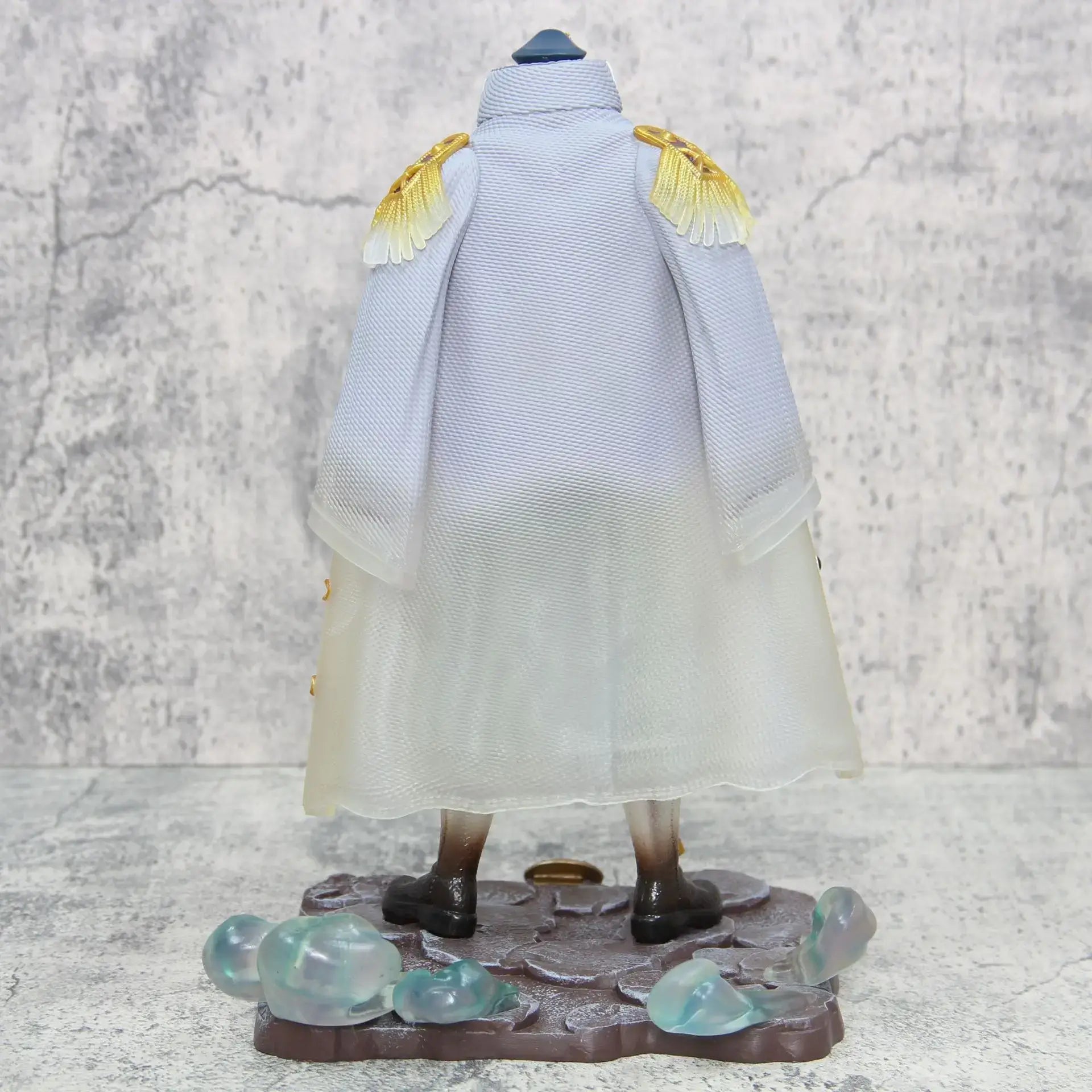 ONE PIECE Anime Figure Shiryu 30cm back view with detailed cape and base featuring translucent jellyfish effect.