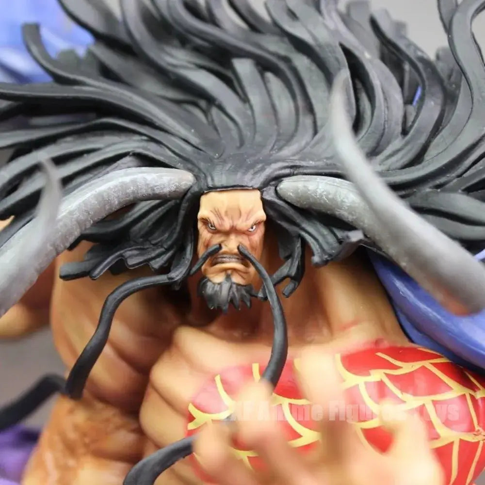 ONE PIECE action Figure Kaidou with detailed hair and facial features, showcasing the character's powerful presence.